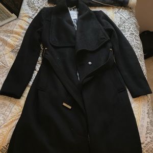 Jennifer Lopez black trench coat